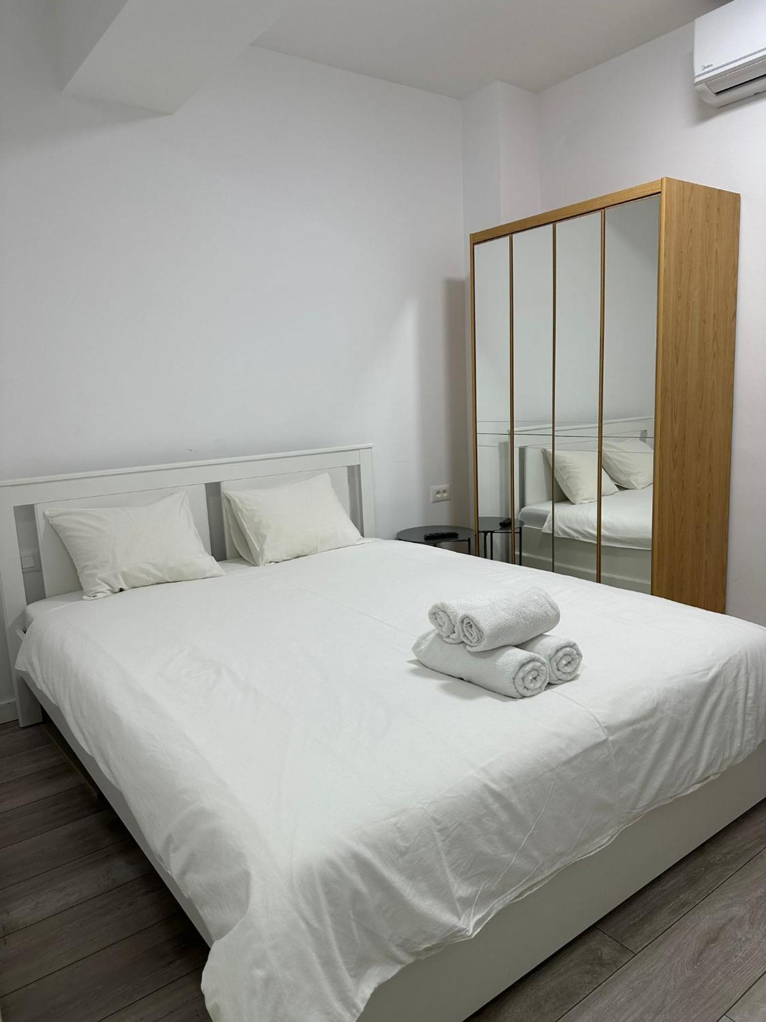 Catedral Apartment Bukarest Eksteriør billede