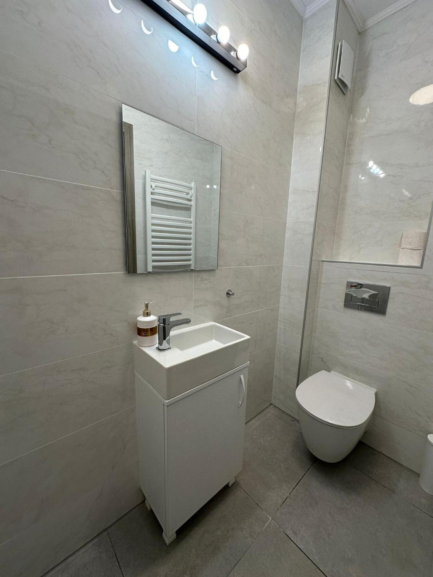 Catedral Apartment Bukarest Eksteriør billede